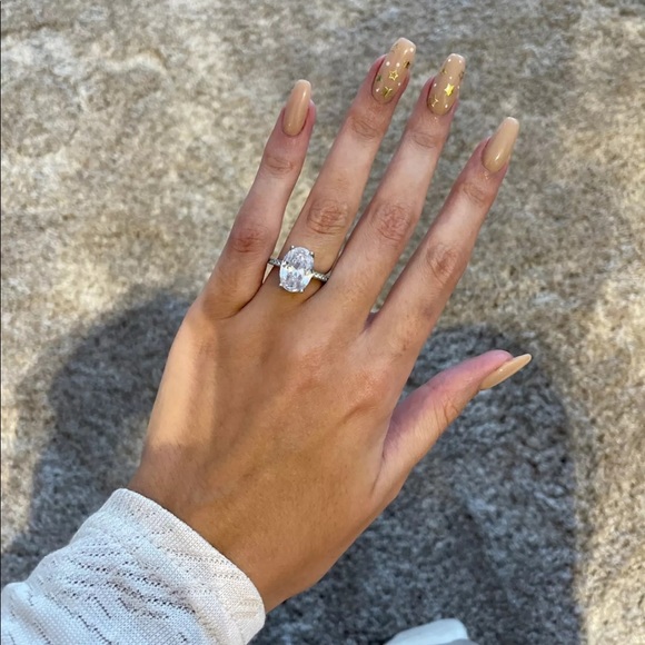 New Big Oval 925 Silver Elegant Diamond Ring - Picture 9 of 11